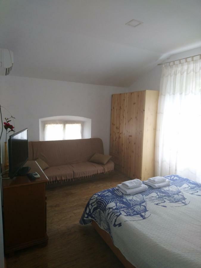 Apartment Dalmatinac Ivo Polače Buitenkant foto